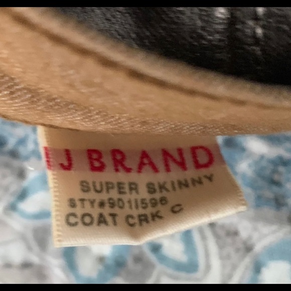 J Brand Super Skinny Jeans - Picture 3 of 5